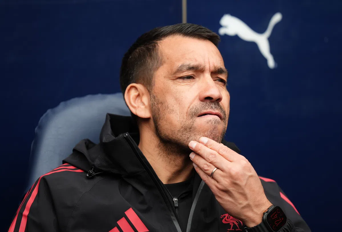 Van Bronckhorst leidt 'eerste' Feyenoord-training, rentree Beelen en Sauer