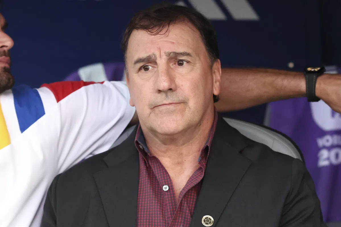 Colombia coach's mother brings luck, Ghana is under pressure