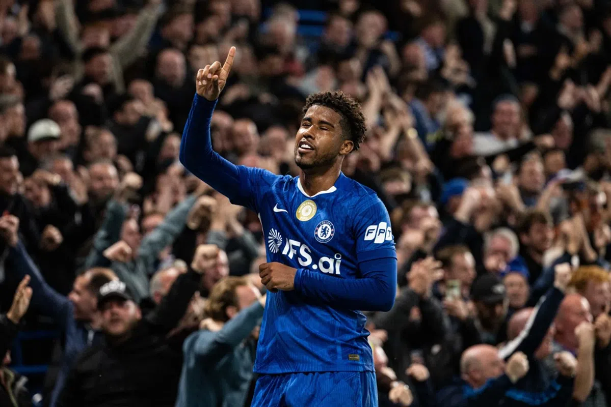 Manchester United Nakatutok sa Pagkuhang Muli kay Chelsea Midfielder