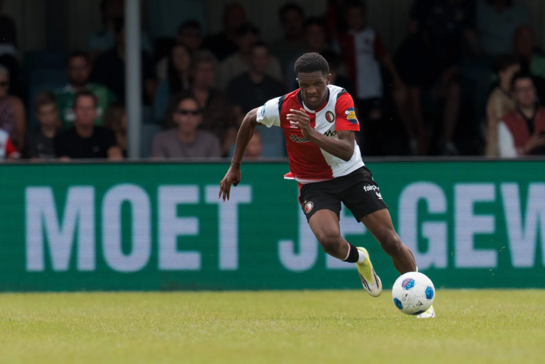 Feyenoord wijst Forest de deur na eerste bod op Read