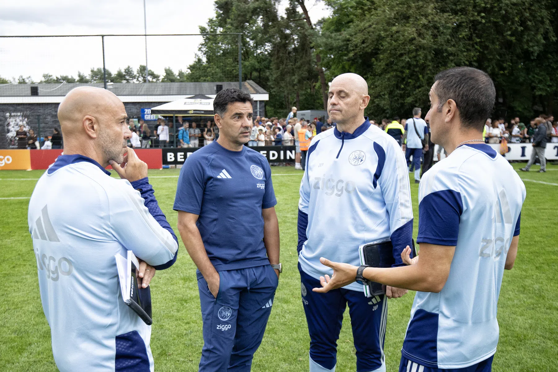 De Spaanse staf van Míchel bij Ajax, met toch nog een Nederlandse bijdrage