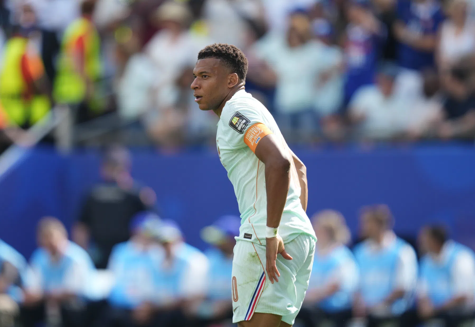 Mbappé heeft goed nieuws voor geschrokken Fransen: 'Ik ben oké'