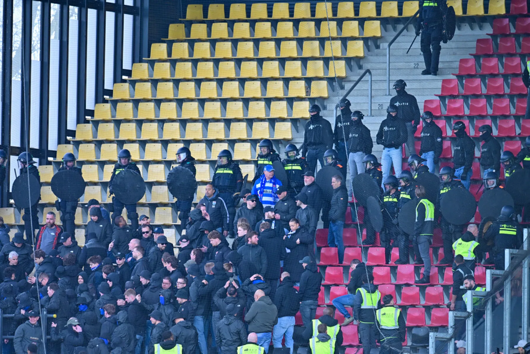 PEC Zwolle ontloopt straf na ongeregeldheden tijdens IJsselderby