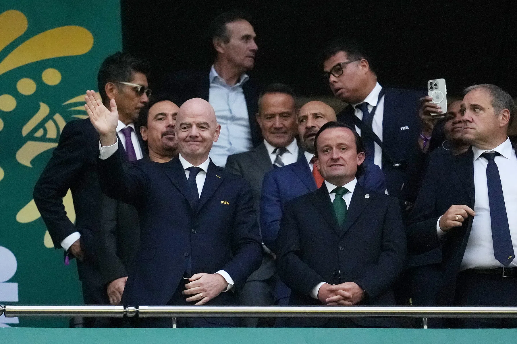Steun voor Infantino brokkelt af na Balogun-affaire: 'Zijn macht is opgedroogd'
