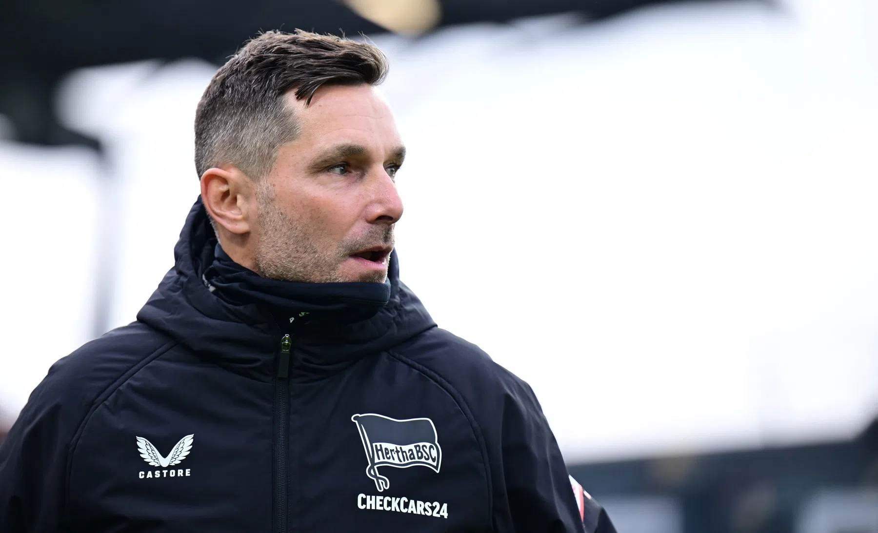 Coach van vermeend Feyenoord-doelwit eist snel duidelijkheid