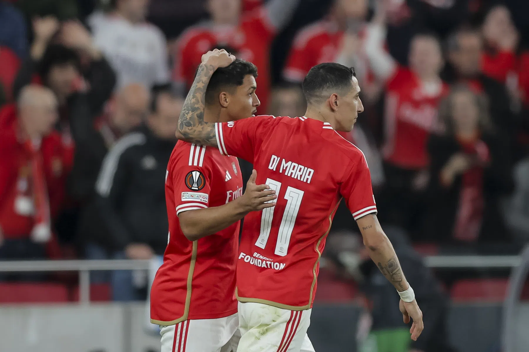 Ajax bereid om diep in de buidel te tasten voor Leonardo