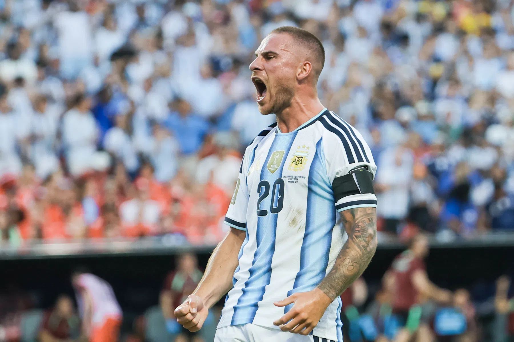 Argentinie met pijn en moeite naar halve finale na curieuze rode kaart Zwitserland