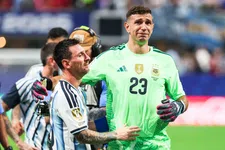 Thumbnail for article: Dijkshoorn bekijkt WK-foto's: Messi en zijn neefjes, oorlogsvoetbal en verf