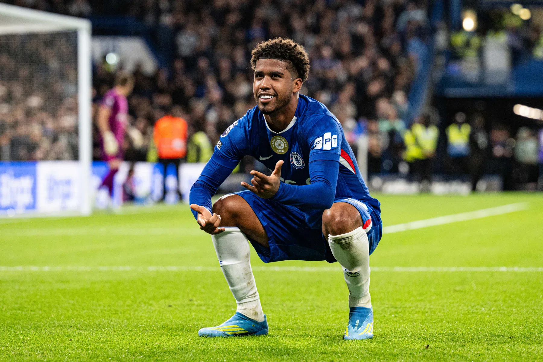 Manchester United haalt eerste nieuwe middenvelder op bij Chelsea