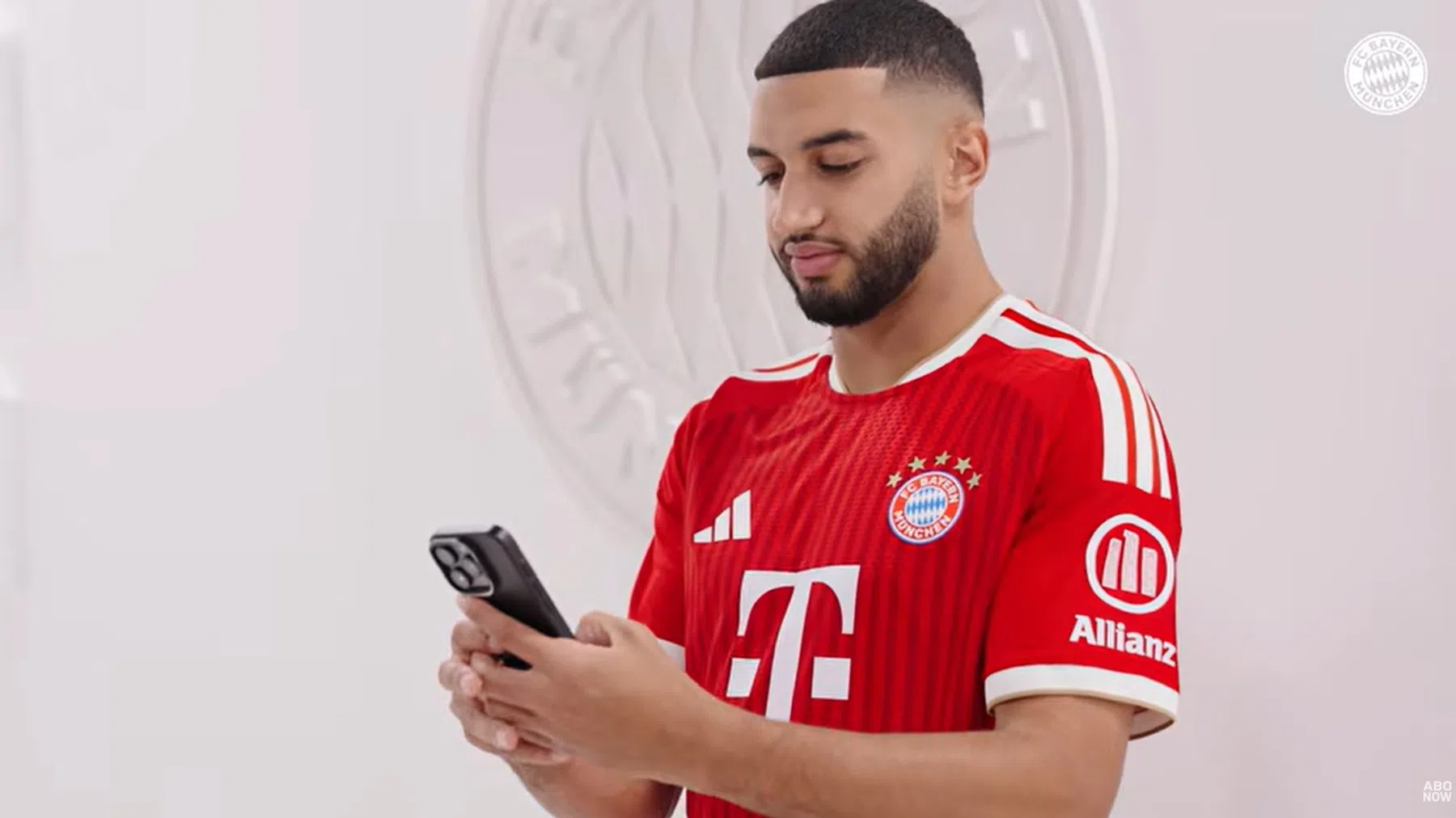 Bayern München deelt beelden van eerste dag Saibari