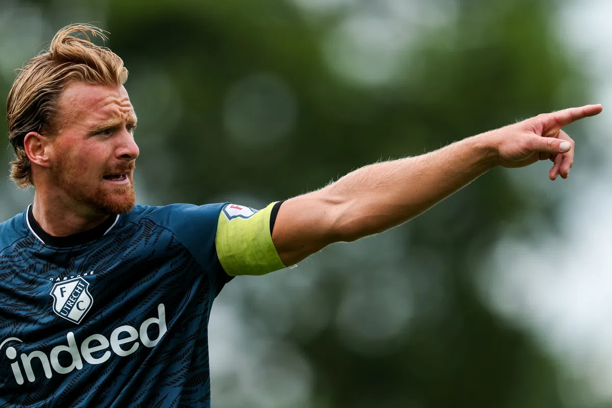 Dani de Wit explique son rôle de milieu axial au FC Utrecht