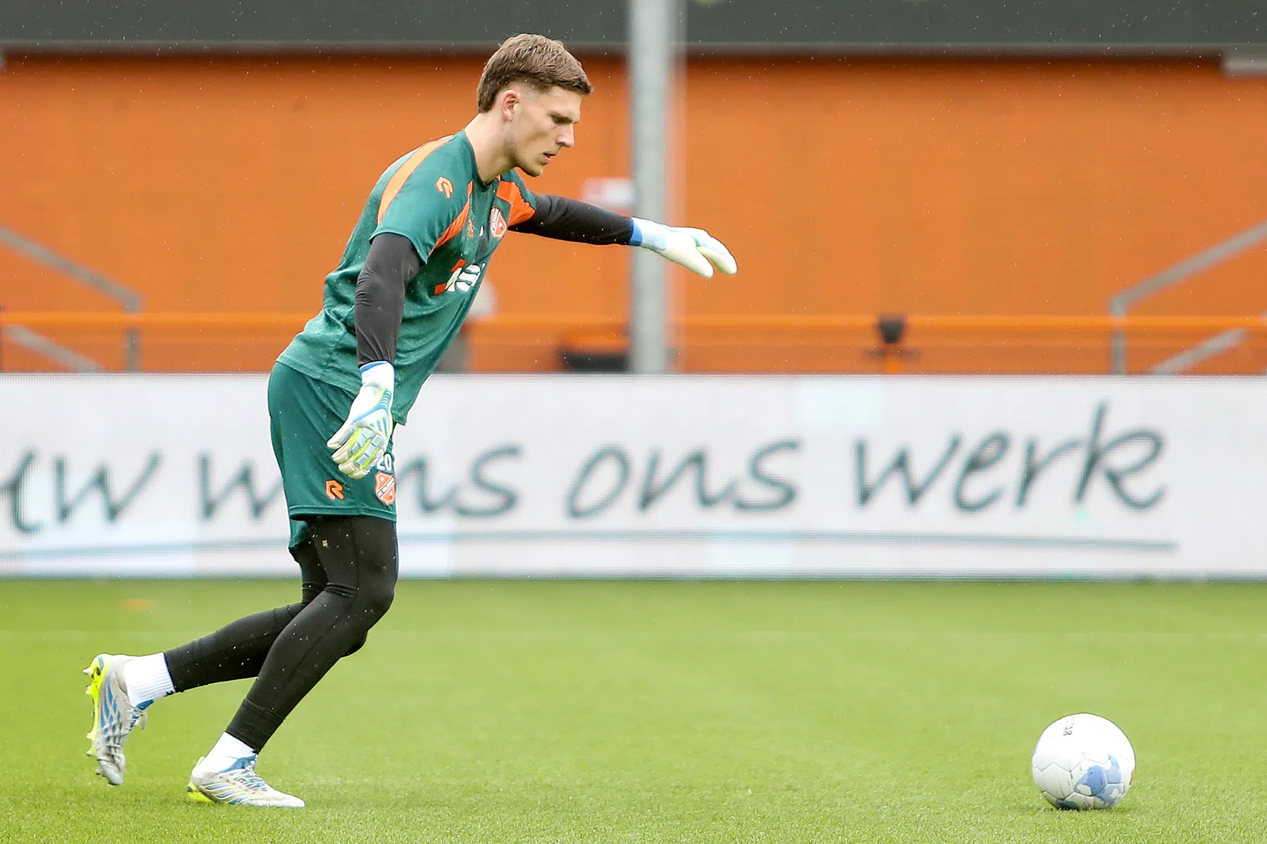 Ipswich wil Valencia aftroeven met bod op Van Oevelen