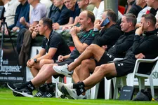 Absurde tackle in oefenduel FC Groningen: 'Je verwacht normaal gedrag…'