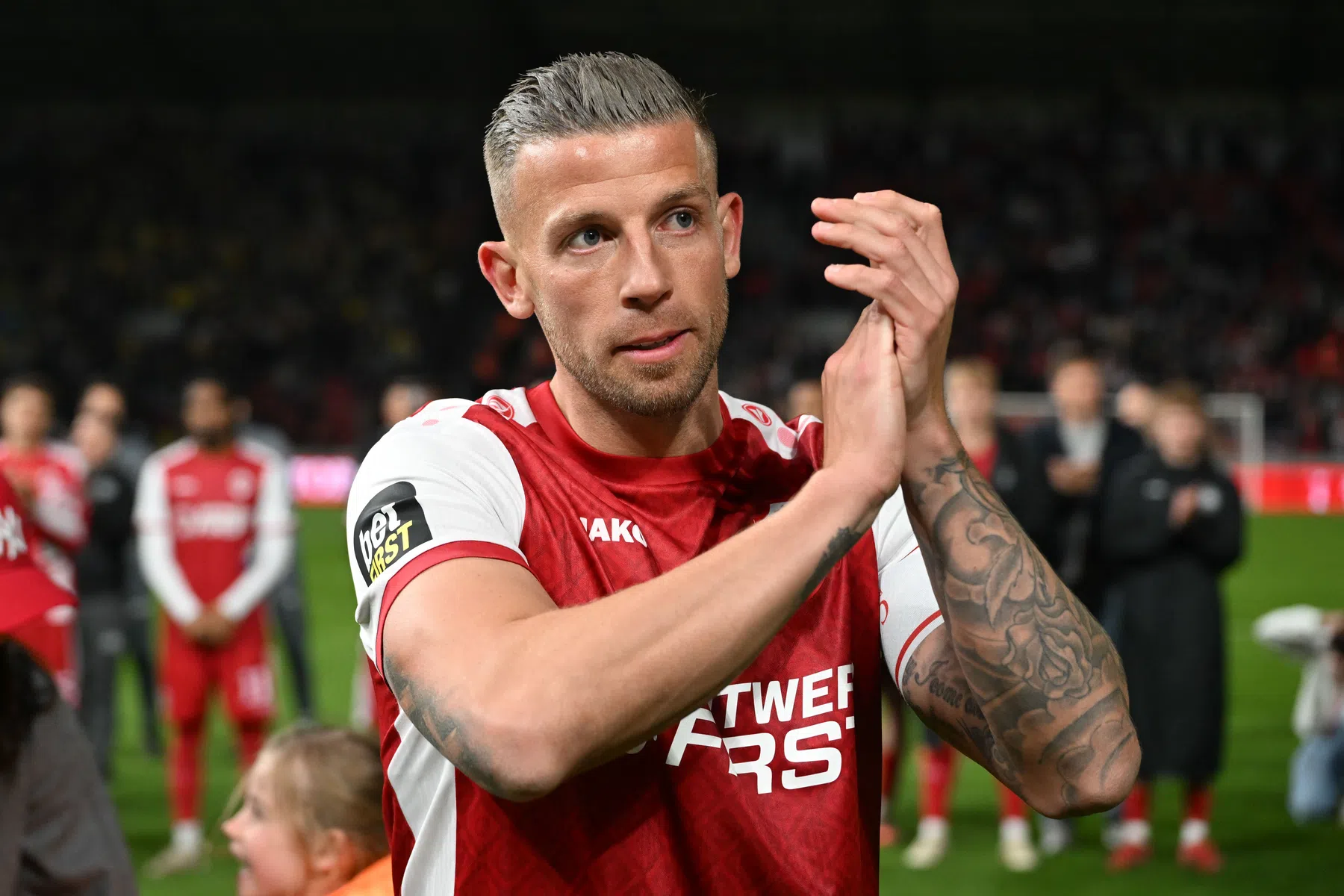 Groep met Alderweireld neemt Antwerp FC over: rampscenario afgewend