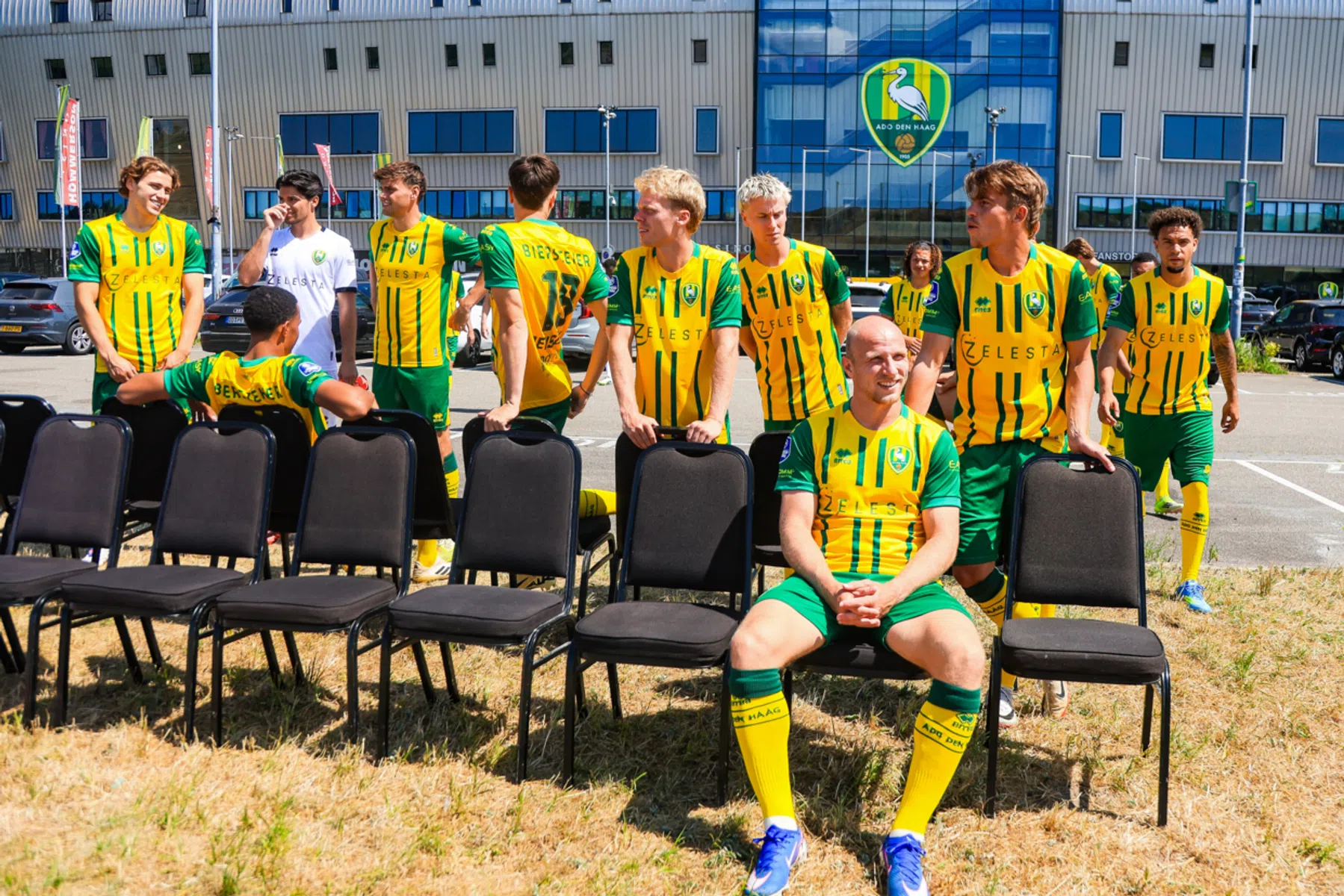 ADO Den Haag trekt een container open