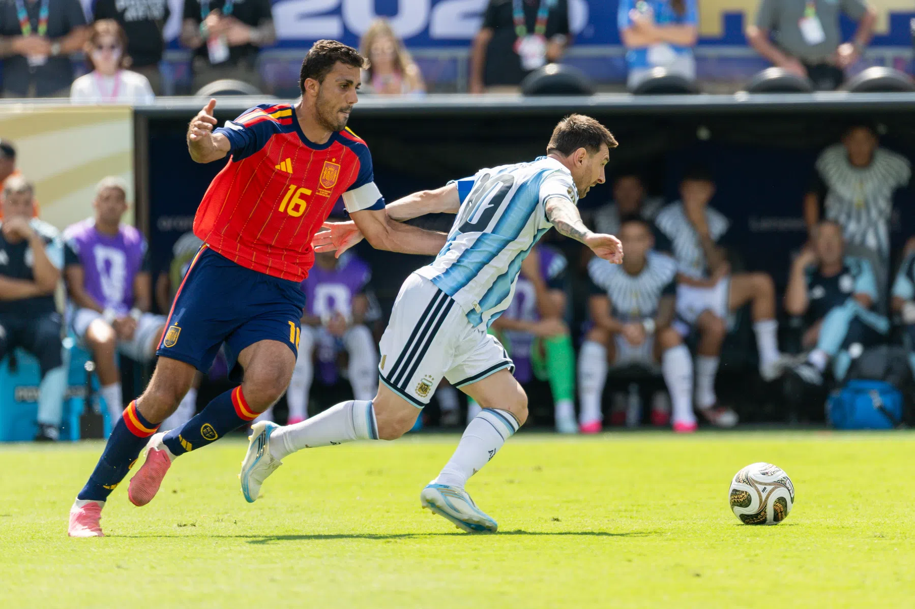 Argentijnen boos over uitverkiezing Rodri boven Messi: 'Bijna een belediging'