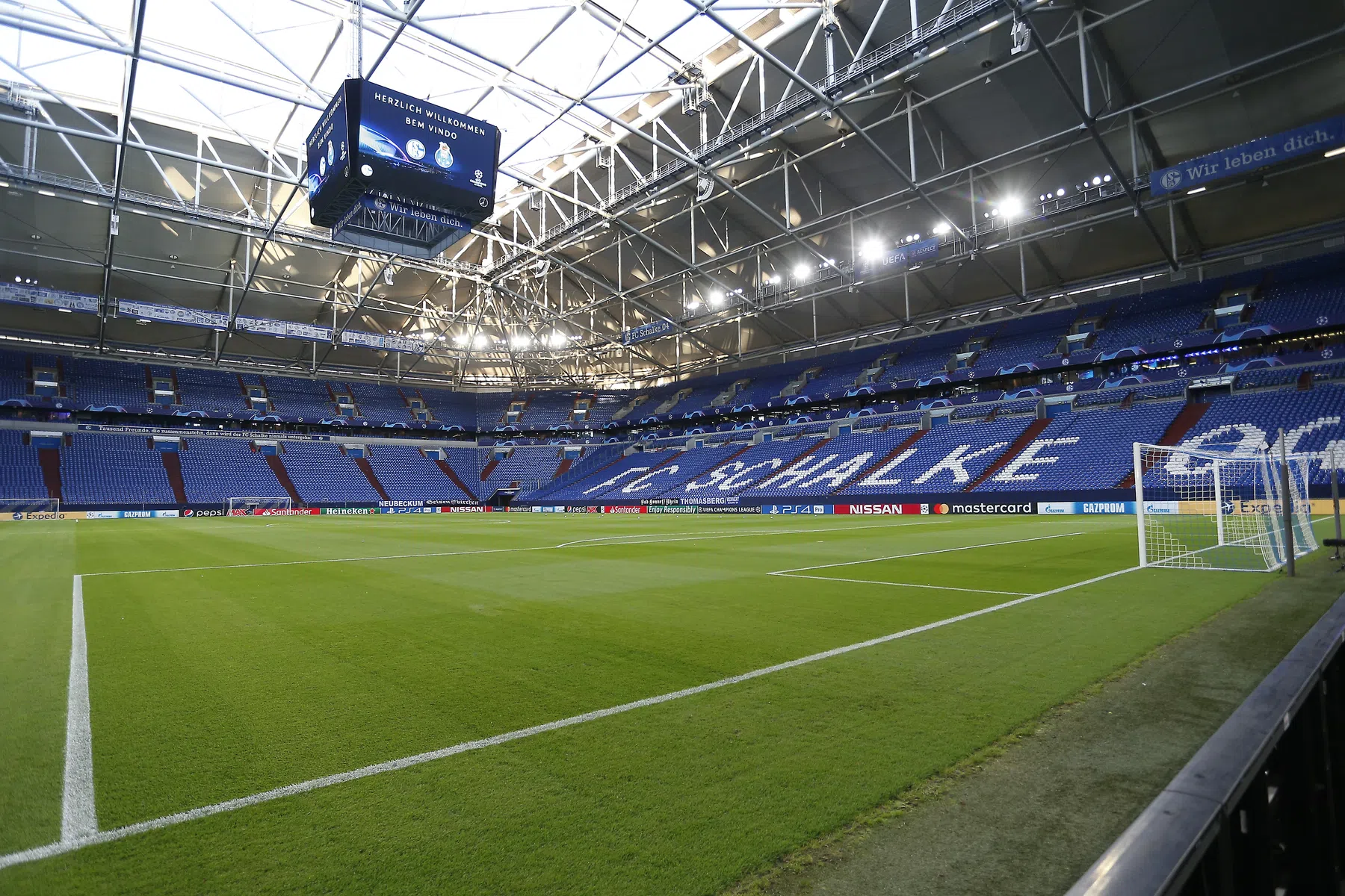 Schalke riskeert puntenaftrek en countert met aanval op Duitse verdeling tv-gelden