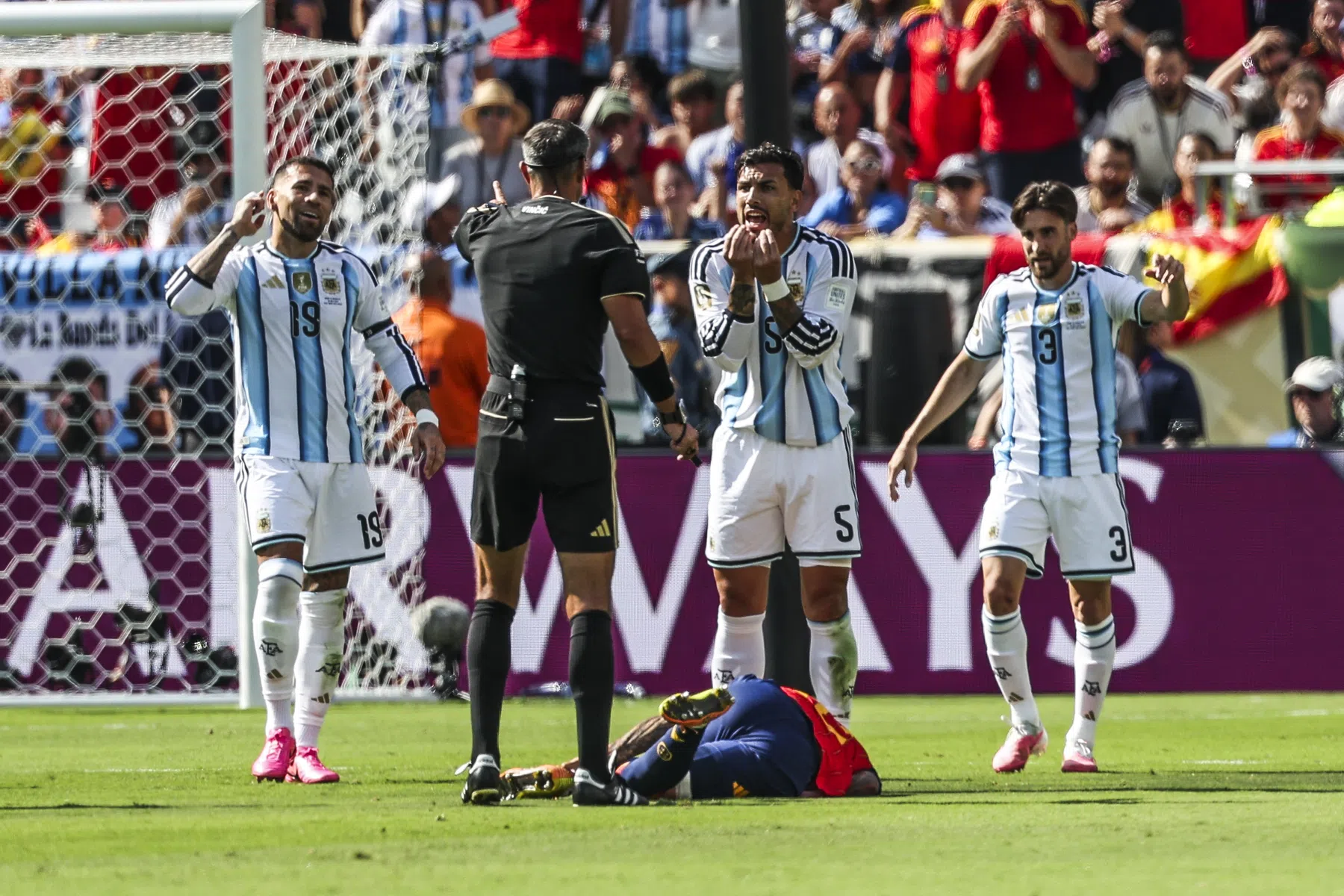 Perez vernietigend over Paredes en Argentinië: 'Een schande voor de sport'