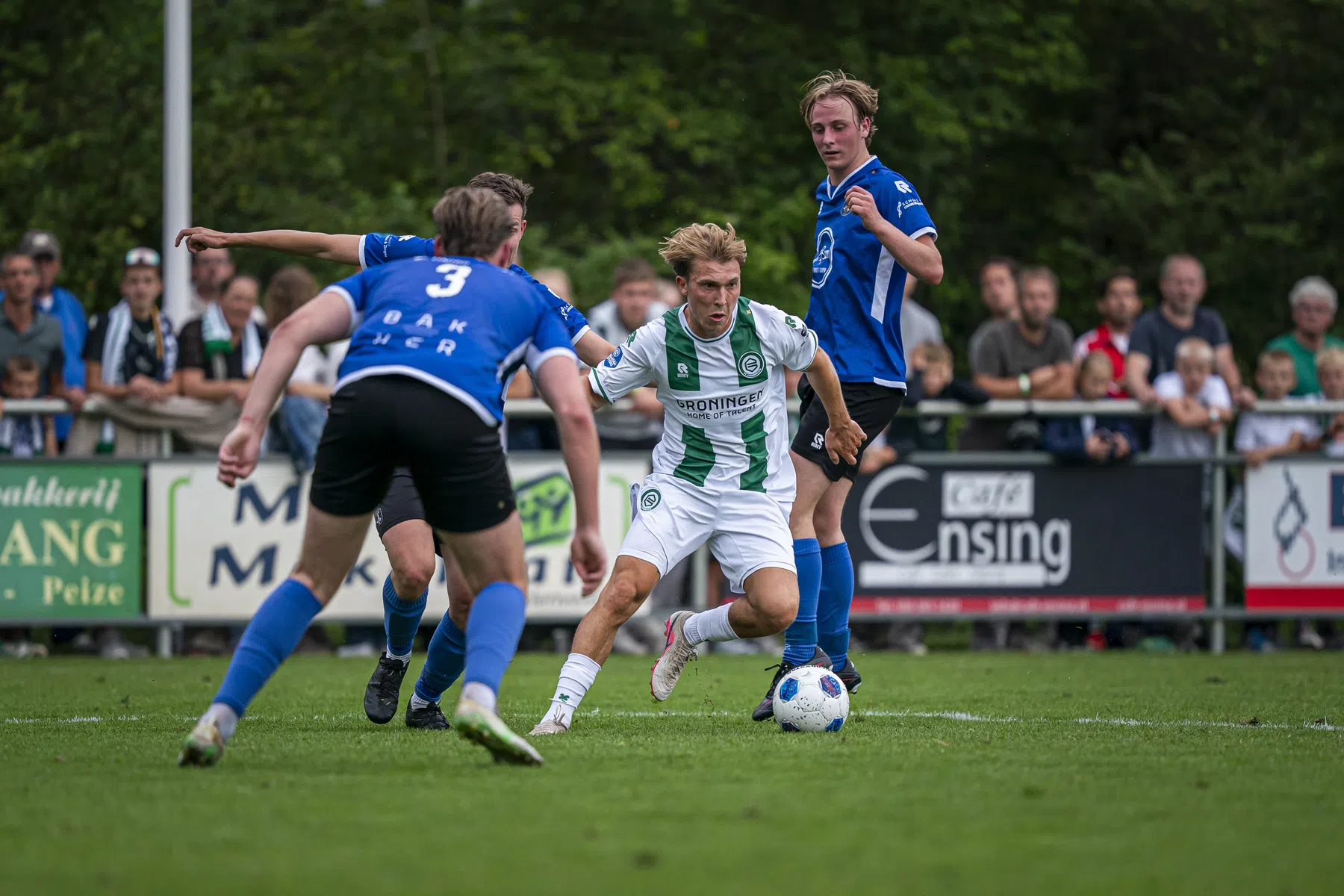 De linksbuiten van FC Groningen is nu de rechtsback: 'Het is even schakelen'