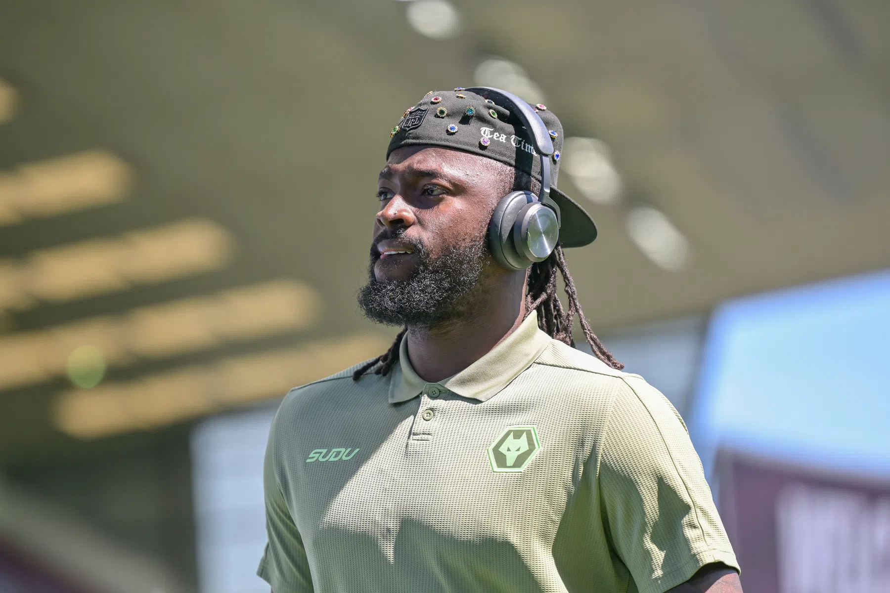 'Verbannen speler wil meetrainen: training Wolves stilgelegd en extra beveiliging'