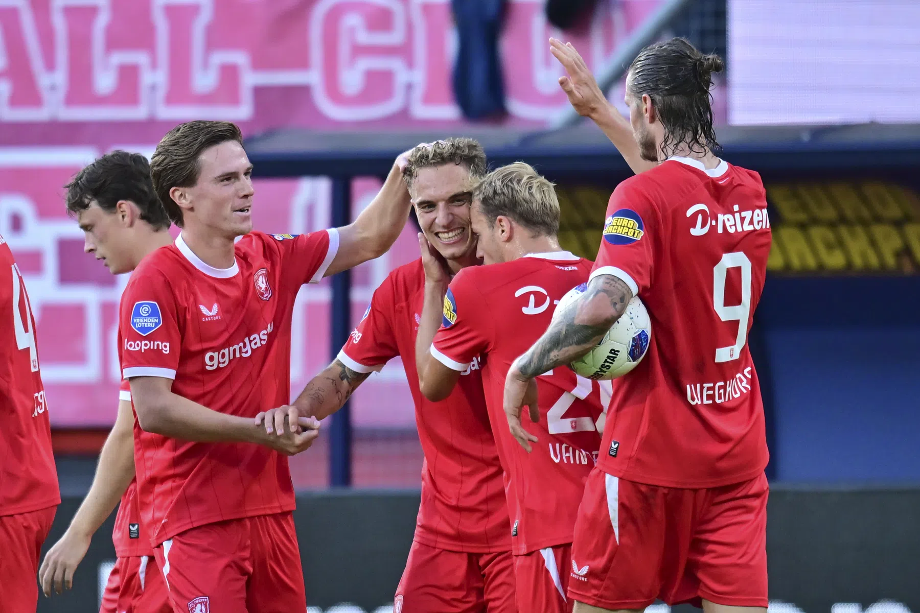 FC Twente gaat met scorende debutant onderuit tegen Ferencváros
