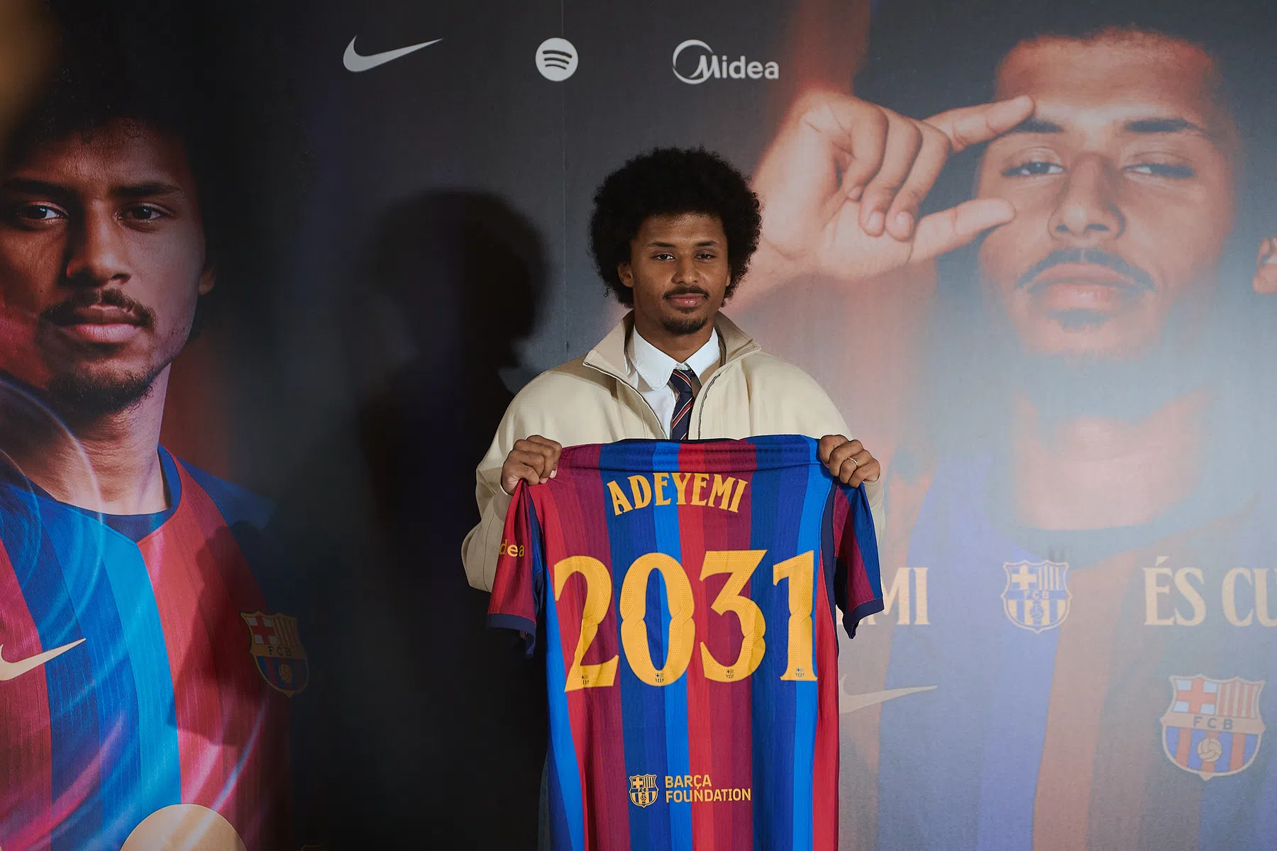 Adeyemi verklaart hoe Flick de doorslag gaf om naar Barcelona te komen