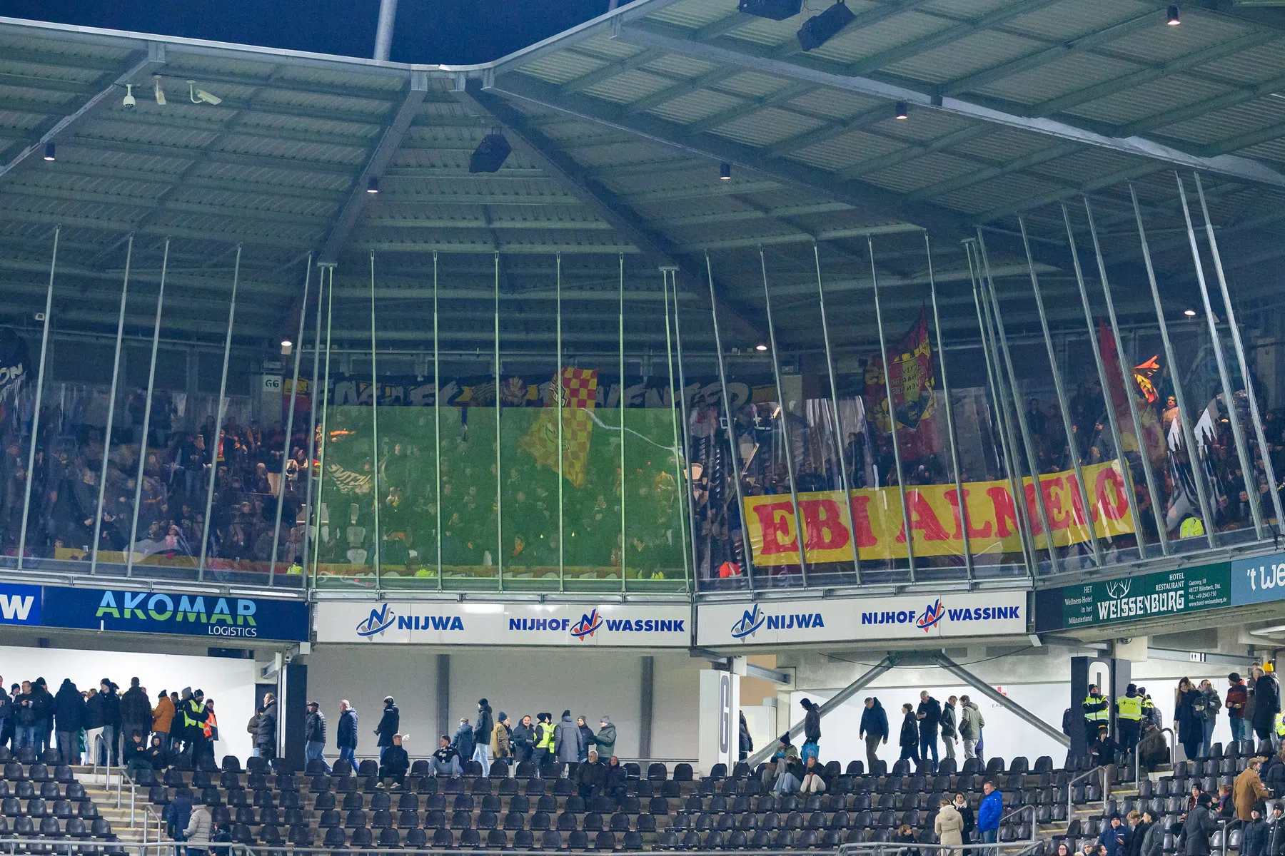 Heracles haalt alom verafschuwde lexaanwand weg voor het uitvak