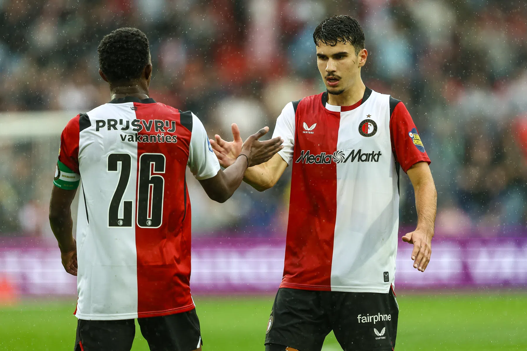 Van Persie en Van den Elshout bezorgen Feyenoord vierde oefenzege tegen Rayo