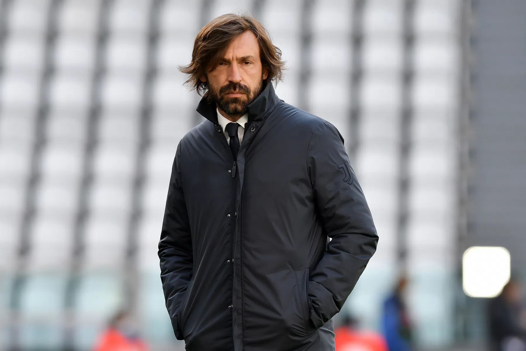 Russische affaire kost Pirlo baan en stort Italië in nieuwe chaos
