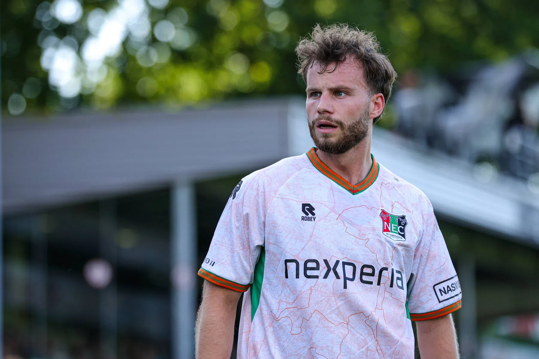 Heerenveen strikt Machine en haalt Proper als opvolger Van Overeem