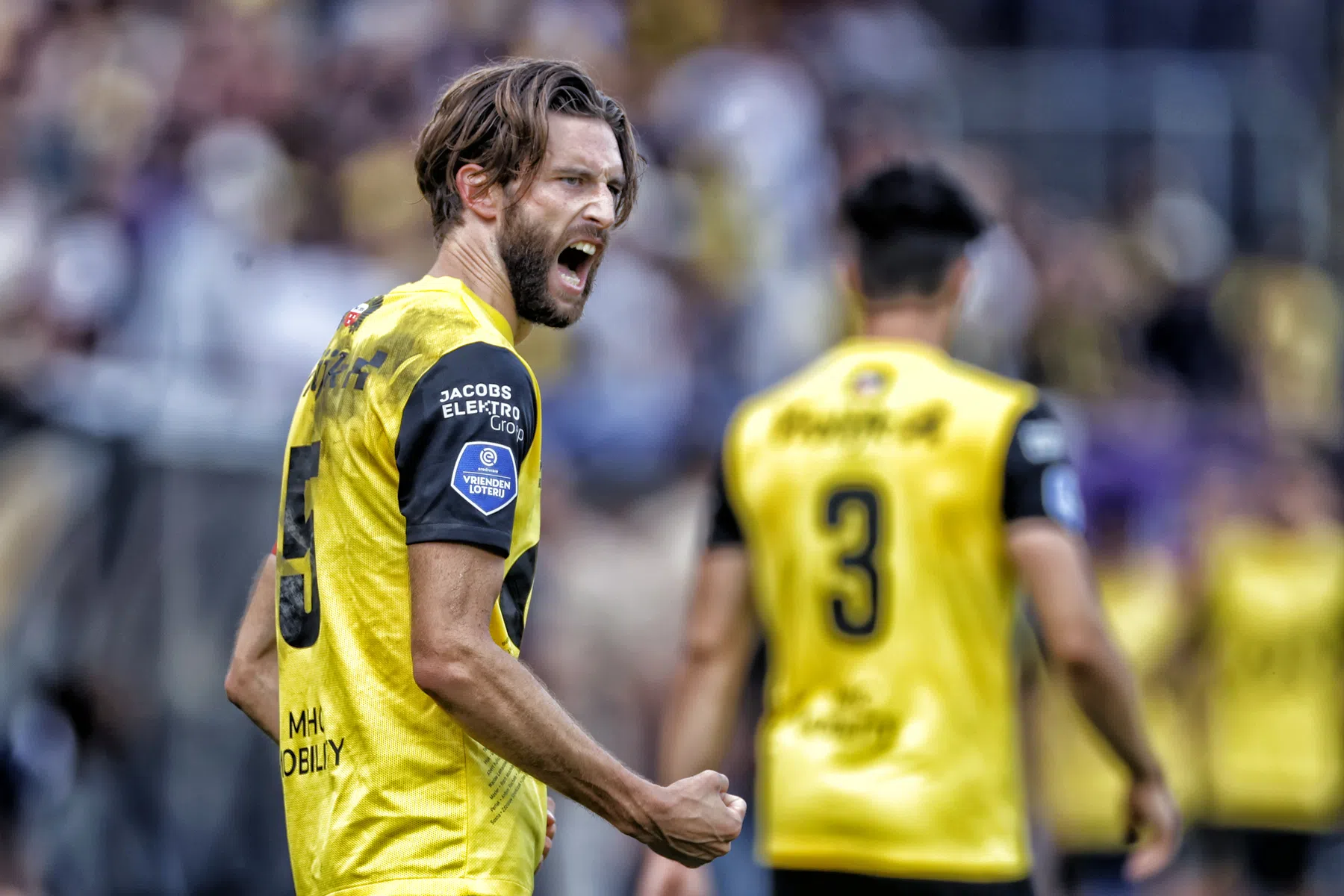 NAC onderzoekt terugkeer cultheld Van den Bergh 