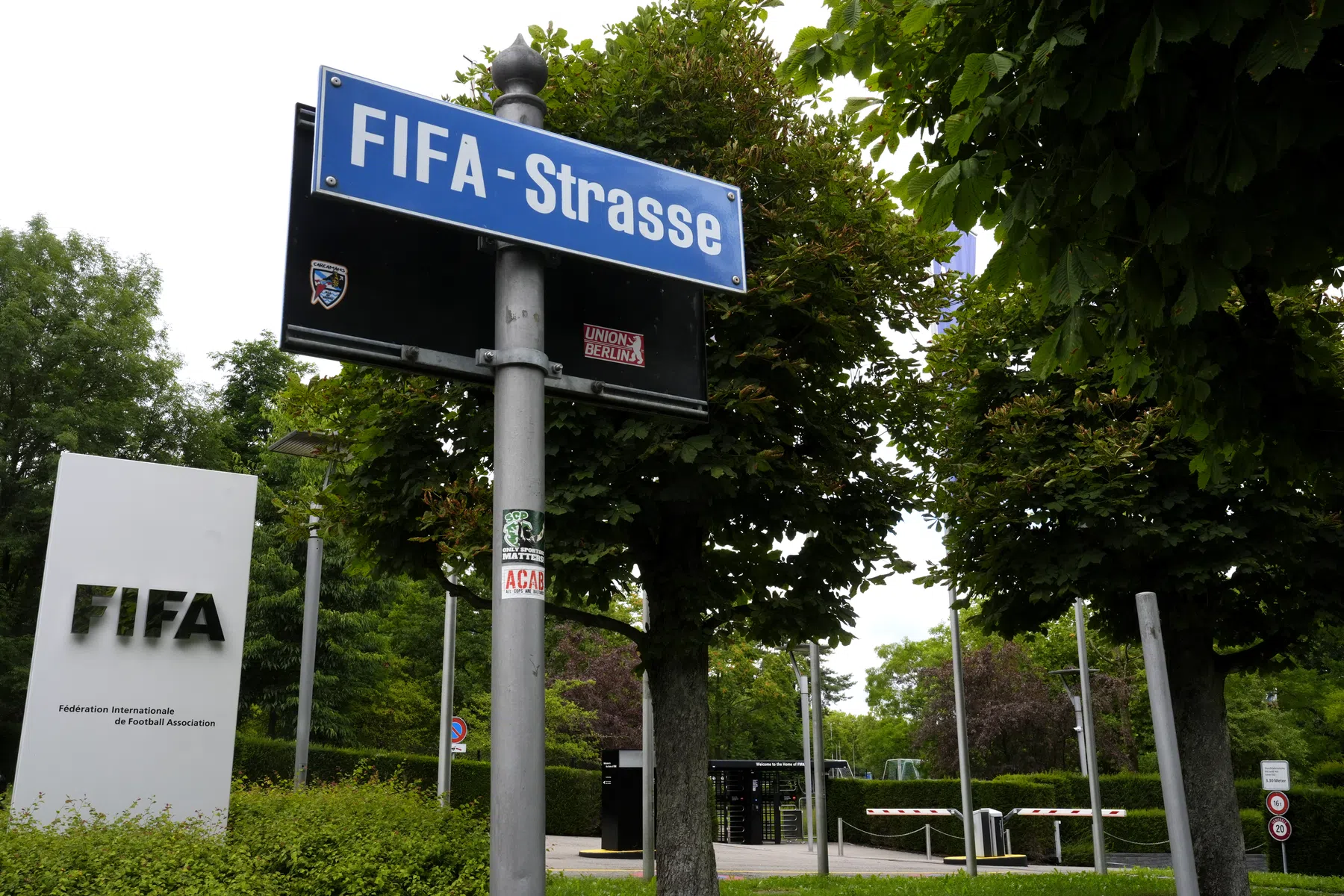 Voormalig FIFA-rechter: 'Infantino is de doodgraver van het voetbal'