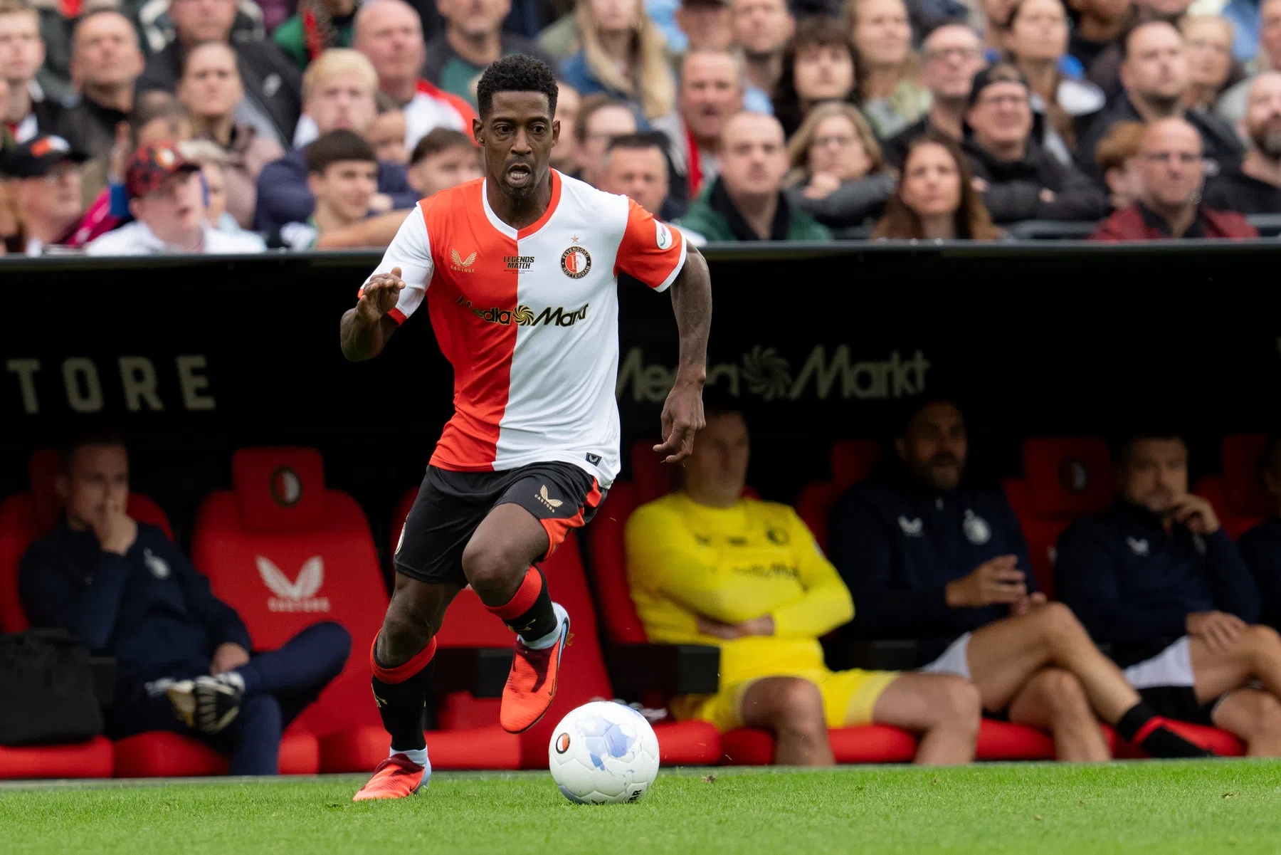 Ruben Schaken woest op Feyenoord: 'Ze saboteren mijn zoon'