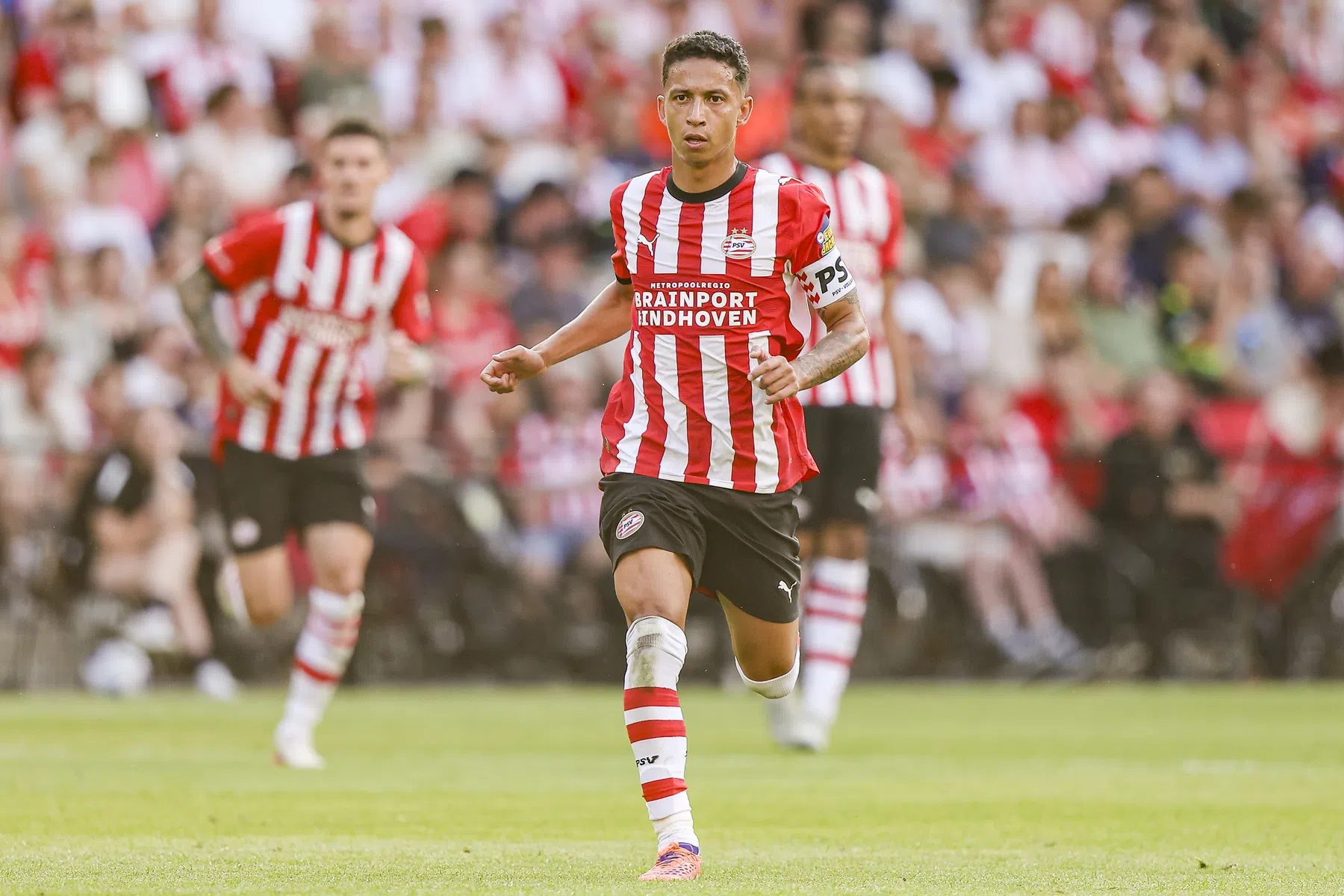 Waarom aanvoerder en prijzendelver Mauro Júnior wéér voor PSV kiest