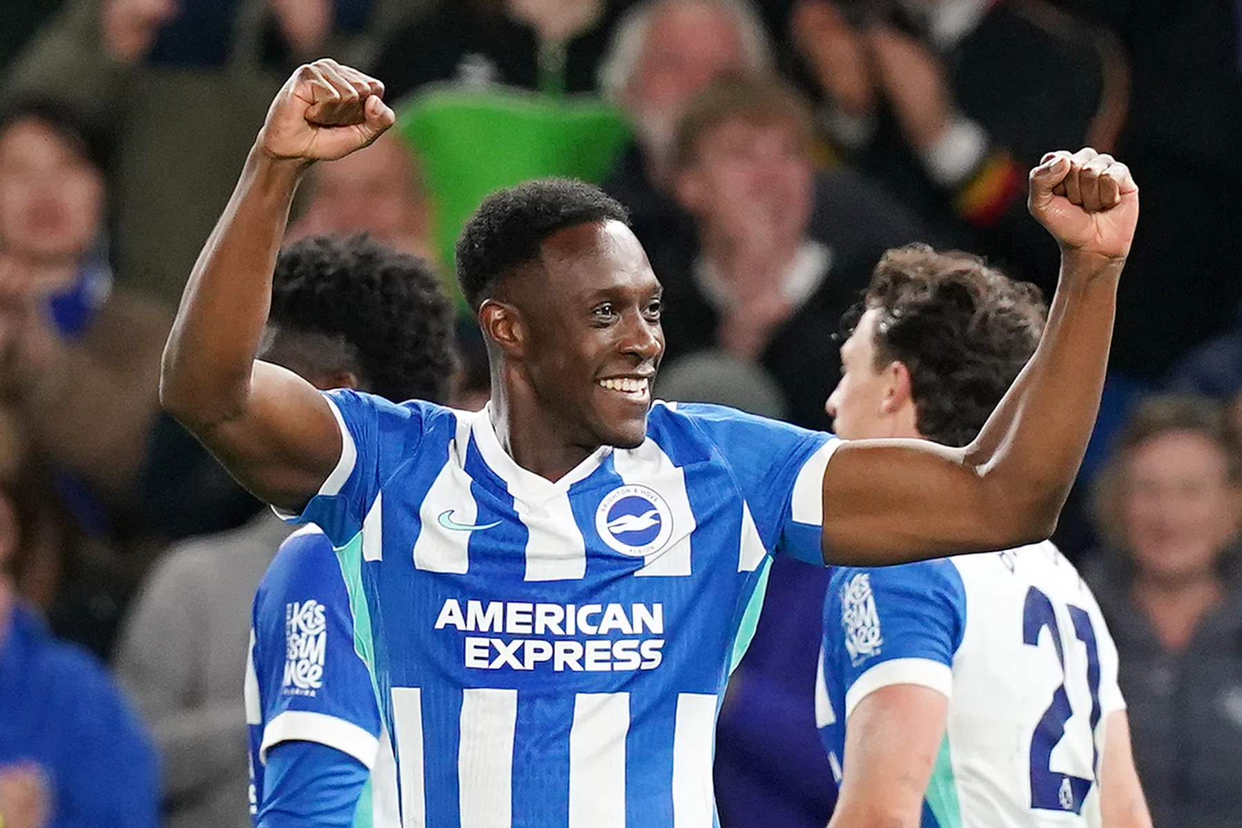 Officieel: ervaren Welbeck (35) gaat concurrentie met Emegha aan bij Chelsea