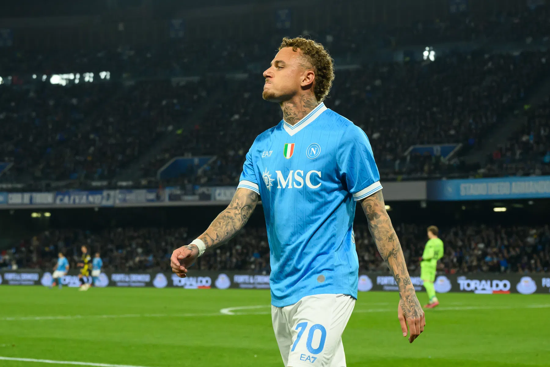 Napoli zet Noa Lang in de etalage