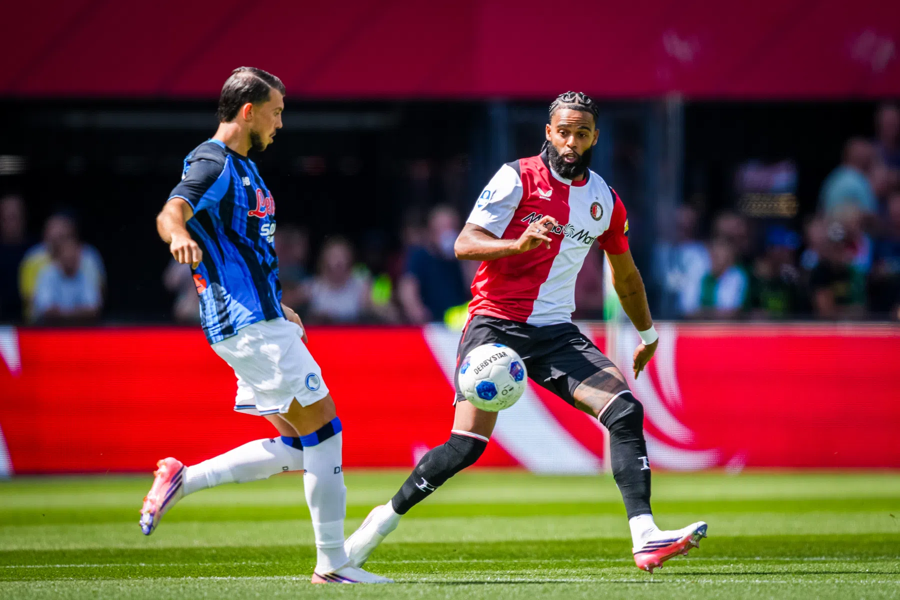St. Juste begint 'topfit' aan seizoen bij Feyenoord: 'Een wereld van verschil'