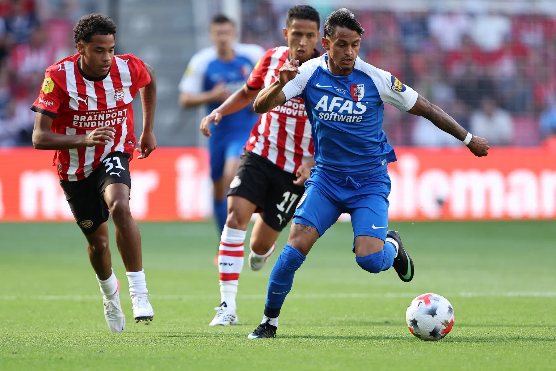 Pijnlijke gatenkaas in PSV-verdediging, Patati maakt einde aan vervelende reeks