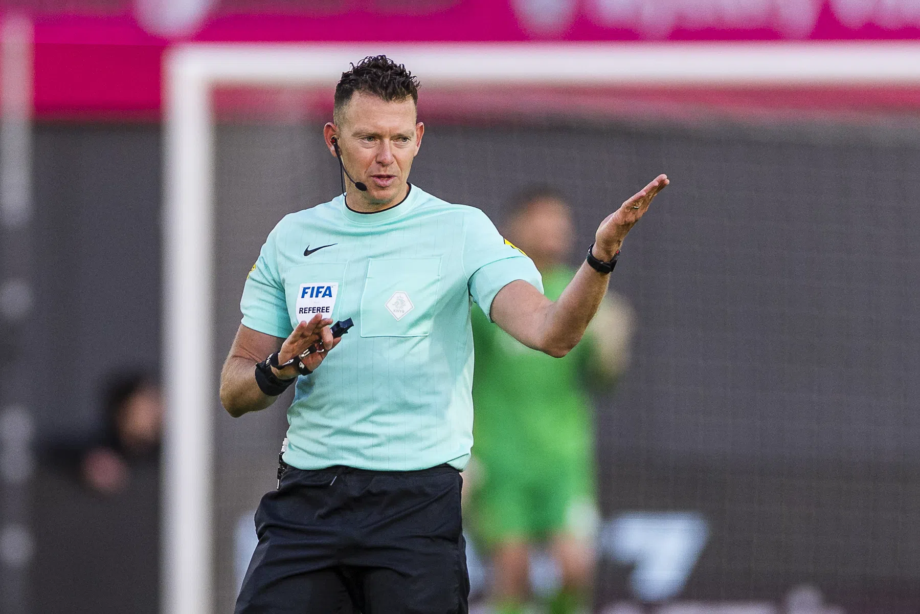 Lindhout fluit seizoensopener in Eredivisie, Van der Eijk op Rotterdamse derby