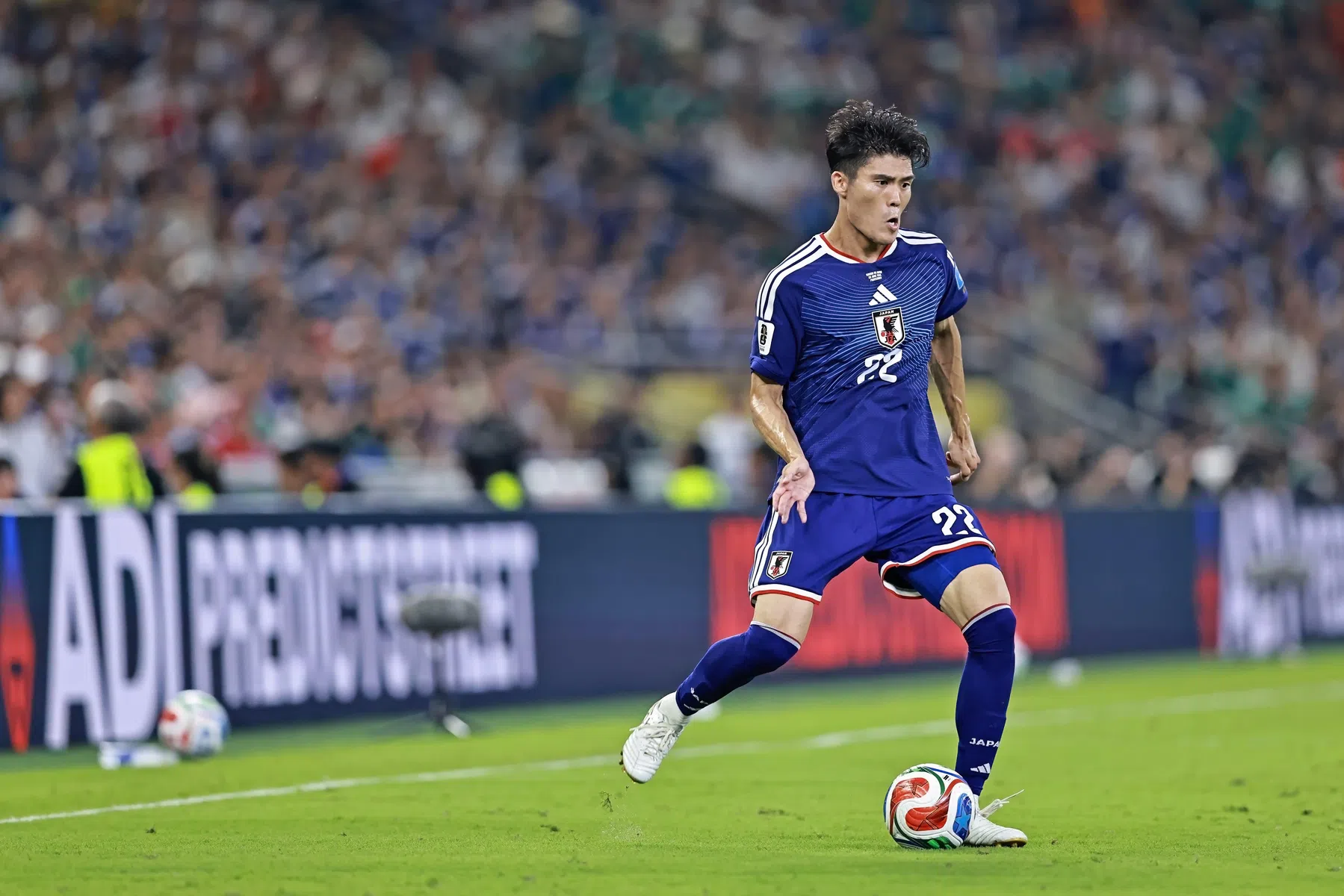 Tomiyasu strijkt na Ajax-vertrek neer in Londen