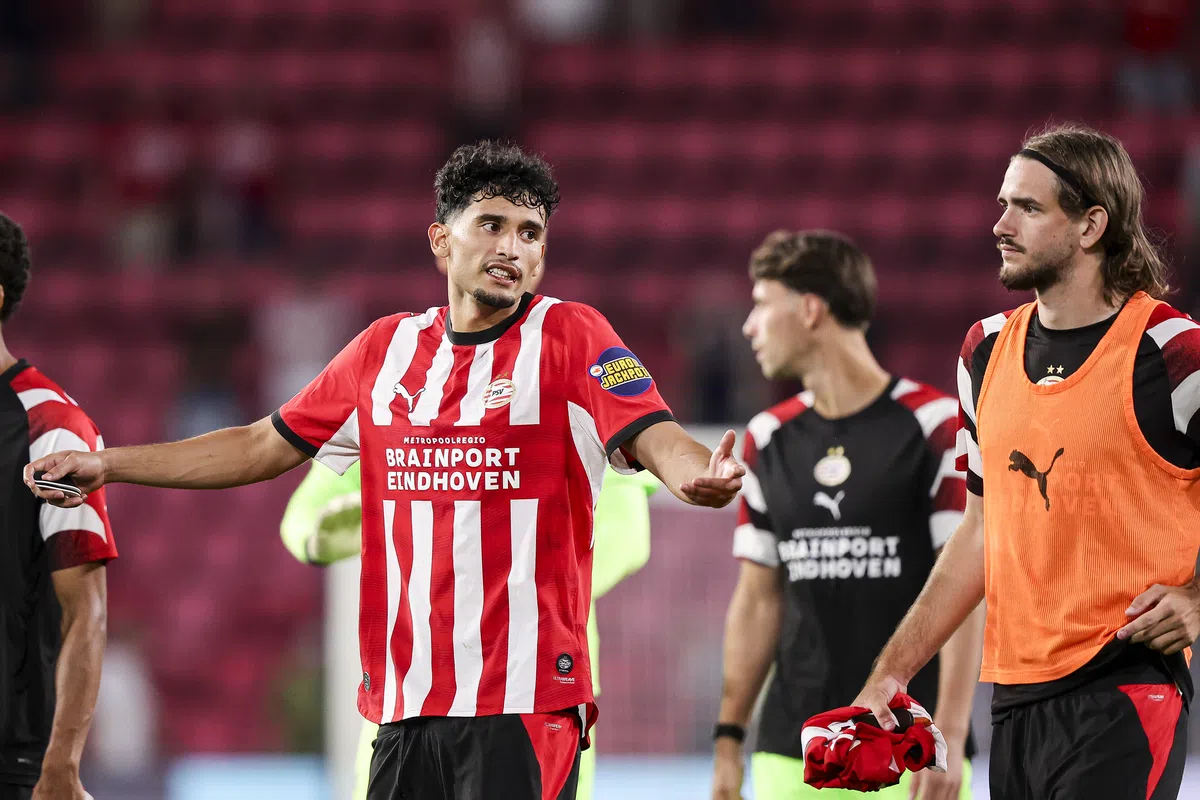 Na drie jaar laat de kampioen weer direct punten liggen: PSV begint