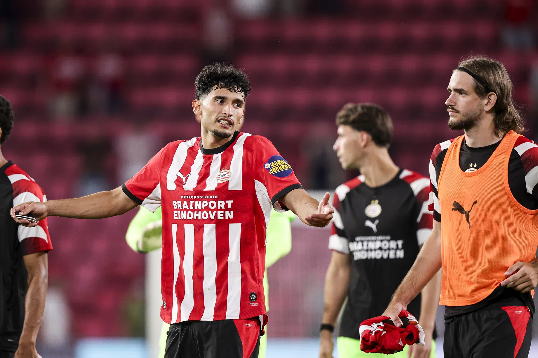 Na drie jaar lijdt de kampioen weer direct puntenverlies