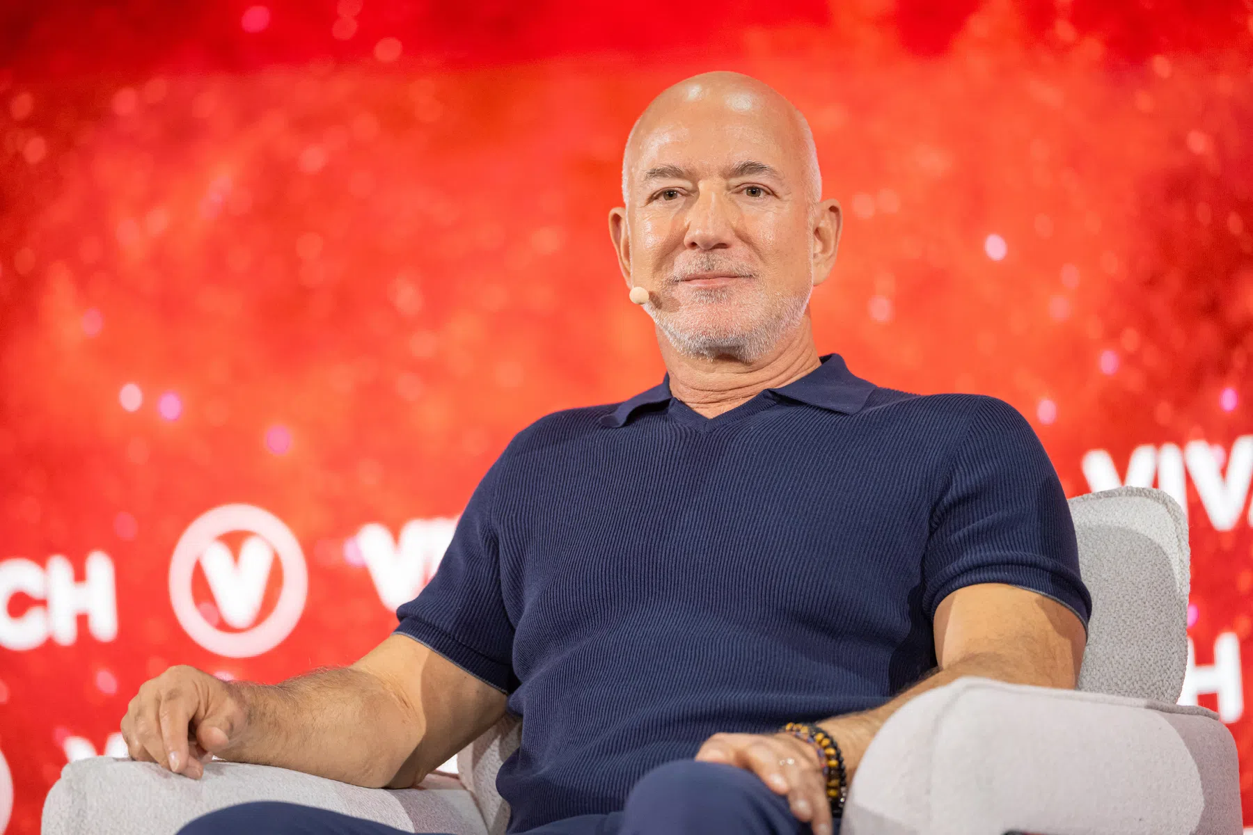 'Amazon-oprichter Jeff Bezos koopt zich in bij Liverpool'