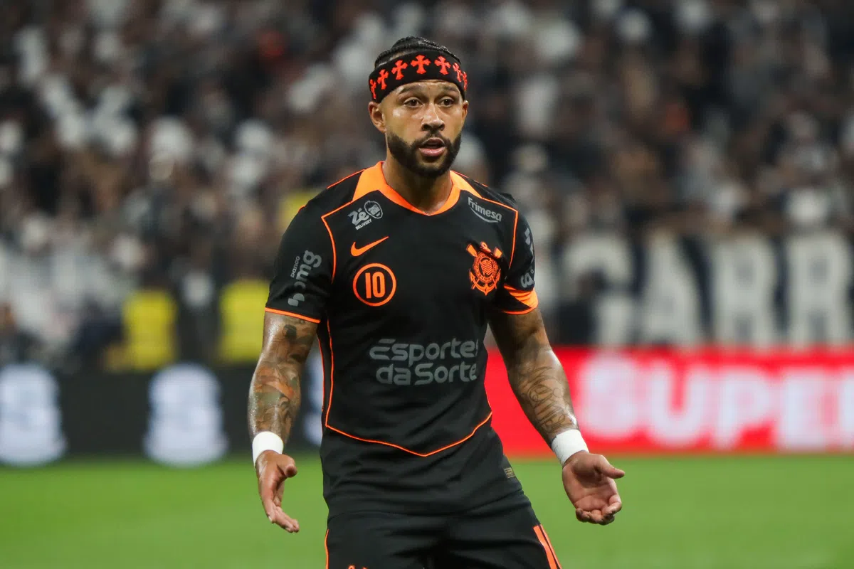 Memphis Depay will file an action after 'no