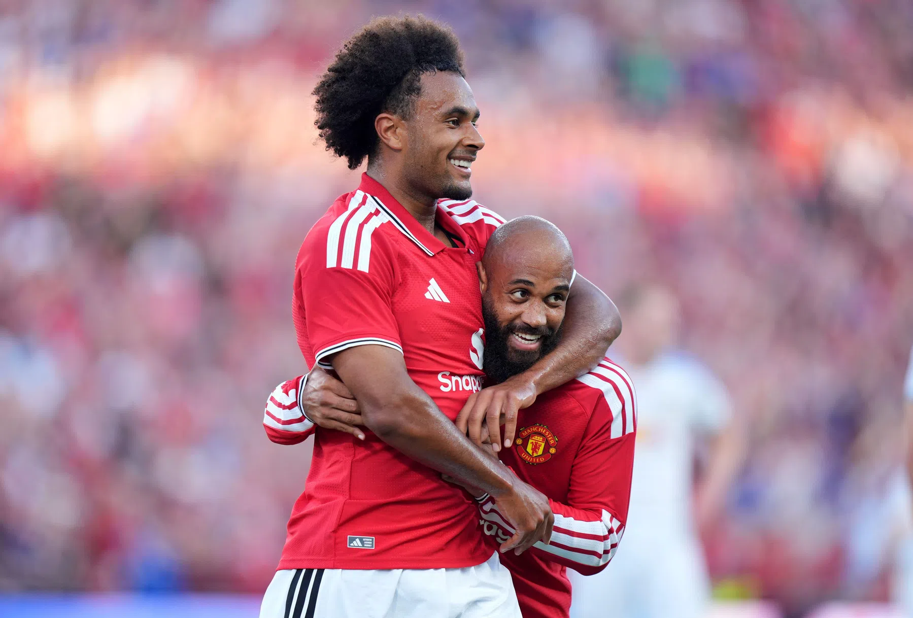 Zirkzee scoort voor Man Utd, oefenzeges Real Madrid en Arsenal