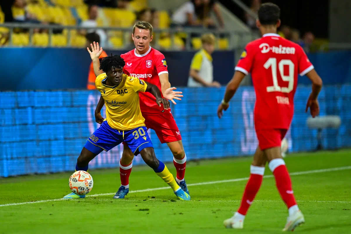FC Twente erreicht die Play-offs der Conference League