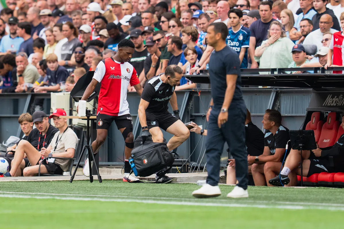 Geblesseerd uitgevallen Read neemt zorgen weg: 'Ik voel me hier thuis'