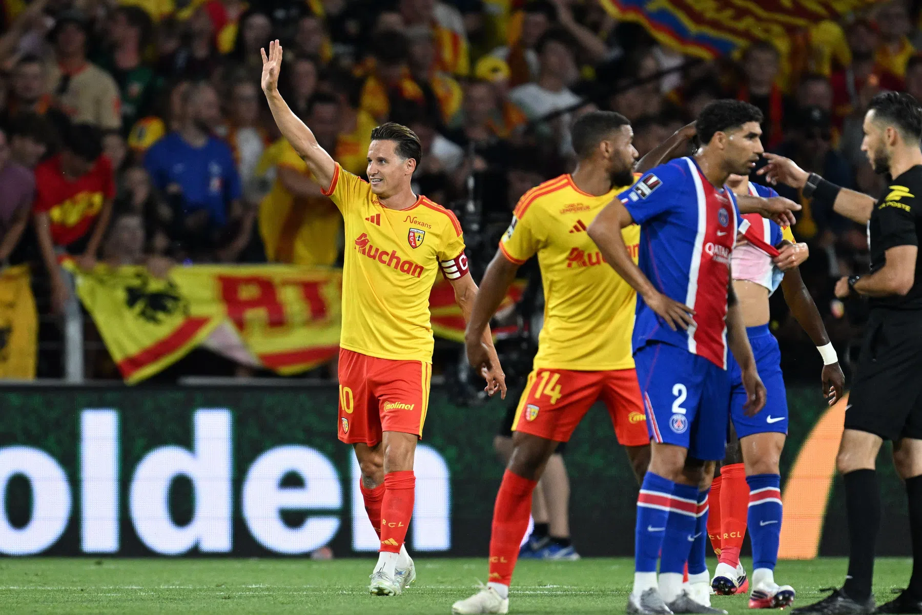 Tiental RC Lens stunt tegen sterrenensemble PSG en wint eerste prijs