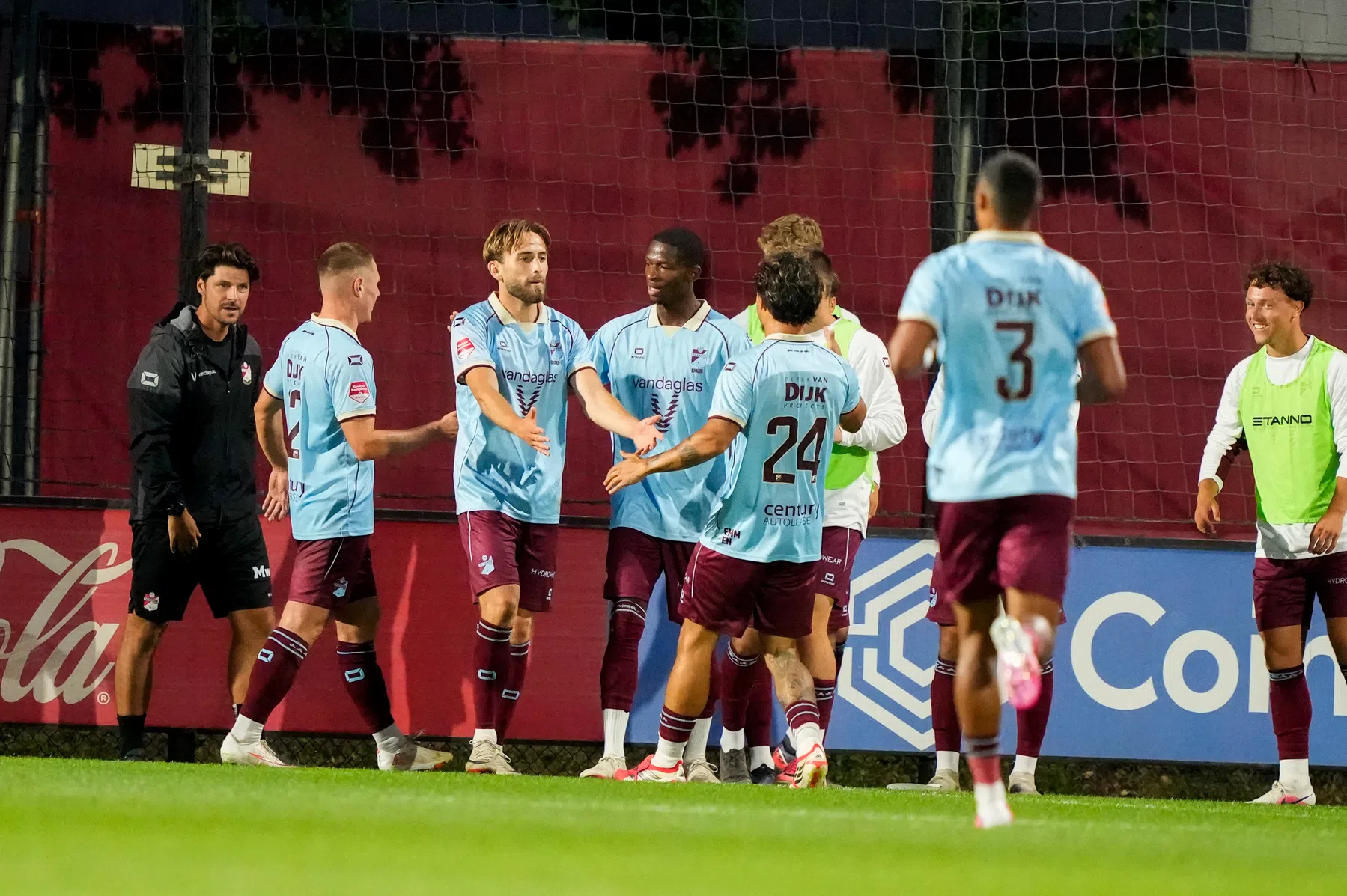 Tien goals op De Toekomst, harde nederlaag De Graafschap en winst Vitesse