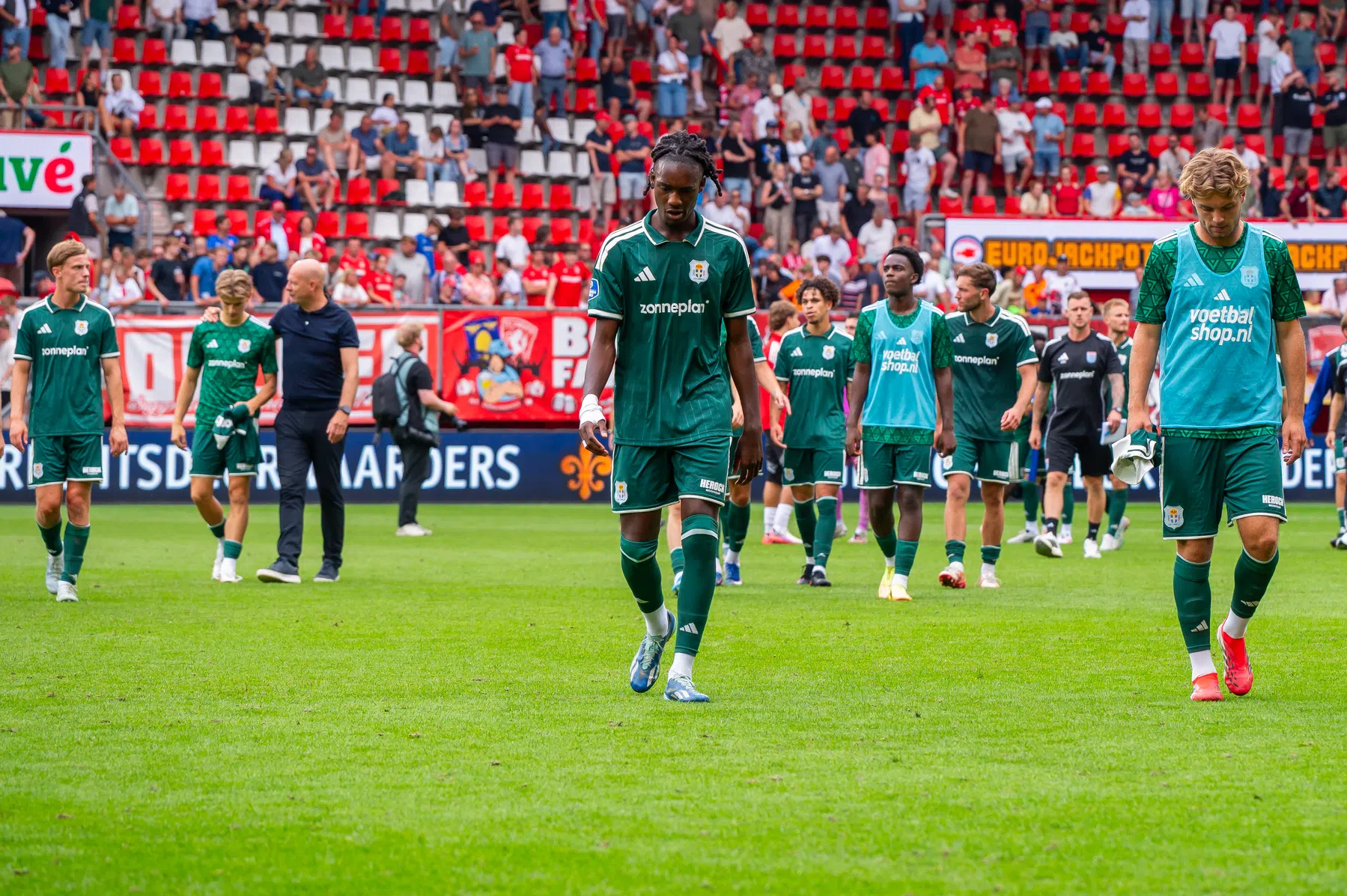 PEC Zwolle krijgt wake-upcall: 'Die volwassenheid zag ik niet terug'